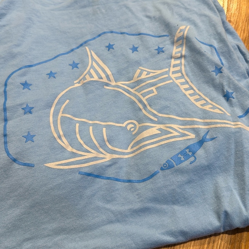 Under armour loose freedom blue shirt t short sleeve men's medium boy fish